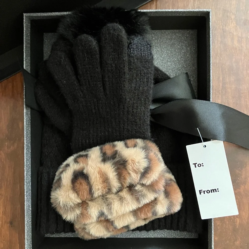 INC International Concepts Leopard Faux Fur Trim Gloves Ribbed Knit Pom Beanie